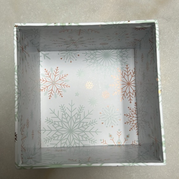 Papyrus Teal Bow Gift Box - Picture 8 of 8